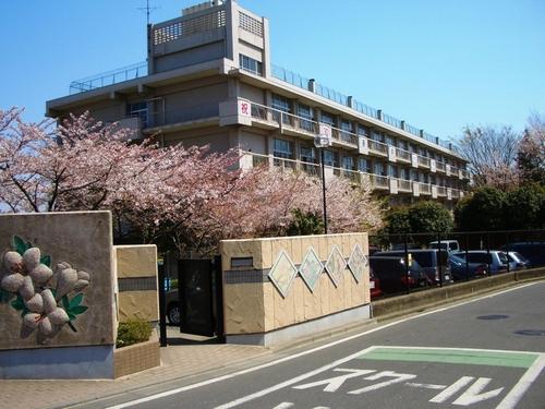 Primary school. Saitama Tatsuzen 540m before to elementary school