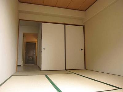 Living and room. Also Katazuki futon with a closet