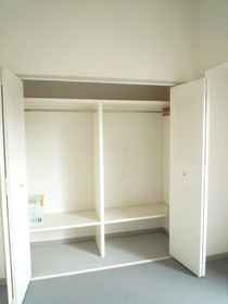 Living and room. closet