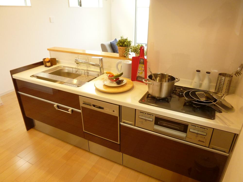 Same specifications photo (kitchen). System kitchen with a dishwasher