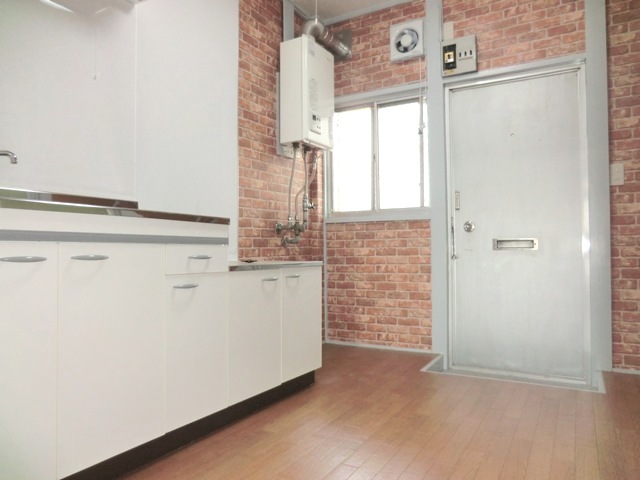 Living and room. It is with a window in the kitchen