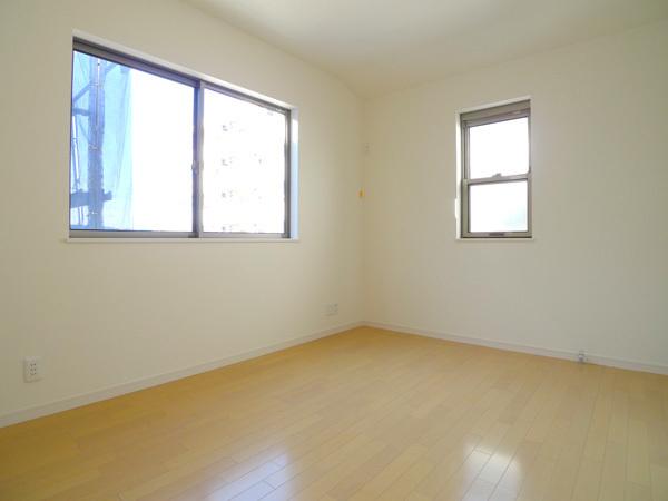 Non-living room. All window glazing use All room TV ・ Air-conditioned wiring