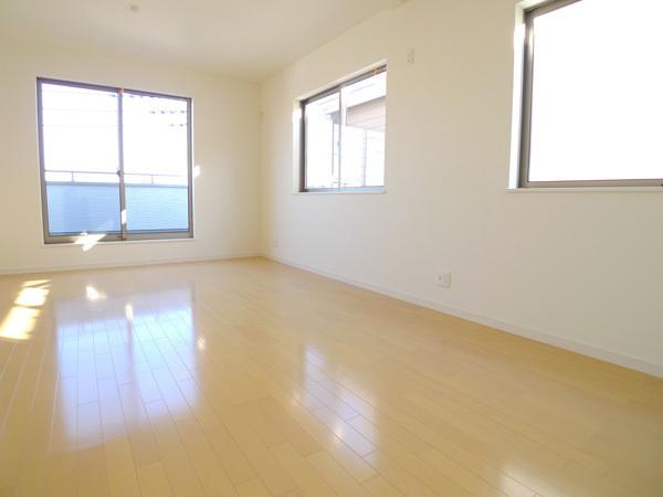 Non-living room. All window glazing use All room TV ・ Air-conditioned wiring