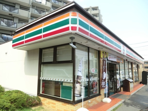 Convenience store. Seven-Eleven Saitama Oyaba store up (convenience store) 400m