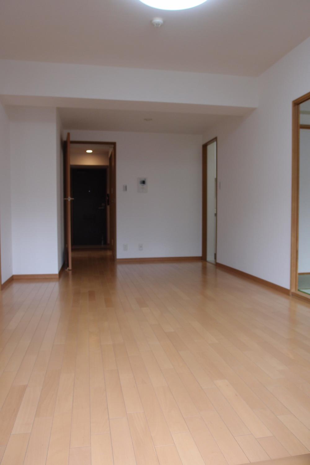 Living. LD (1 January 2014) Shooting