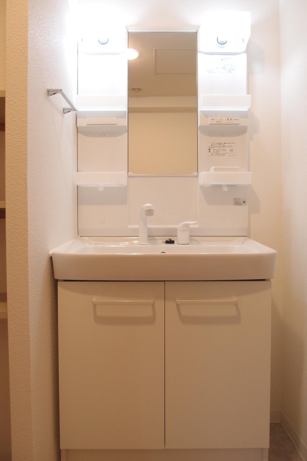 Wash basin, toilet. Vanity (January 2014) Shooting