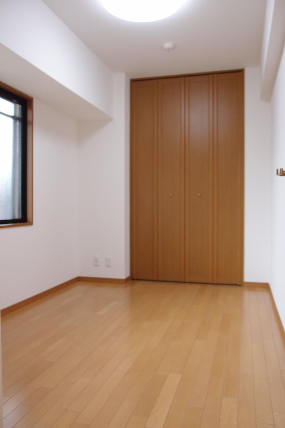 Non-living room. East about 5 tatami Western-style (January 2014) Shooting