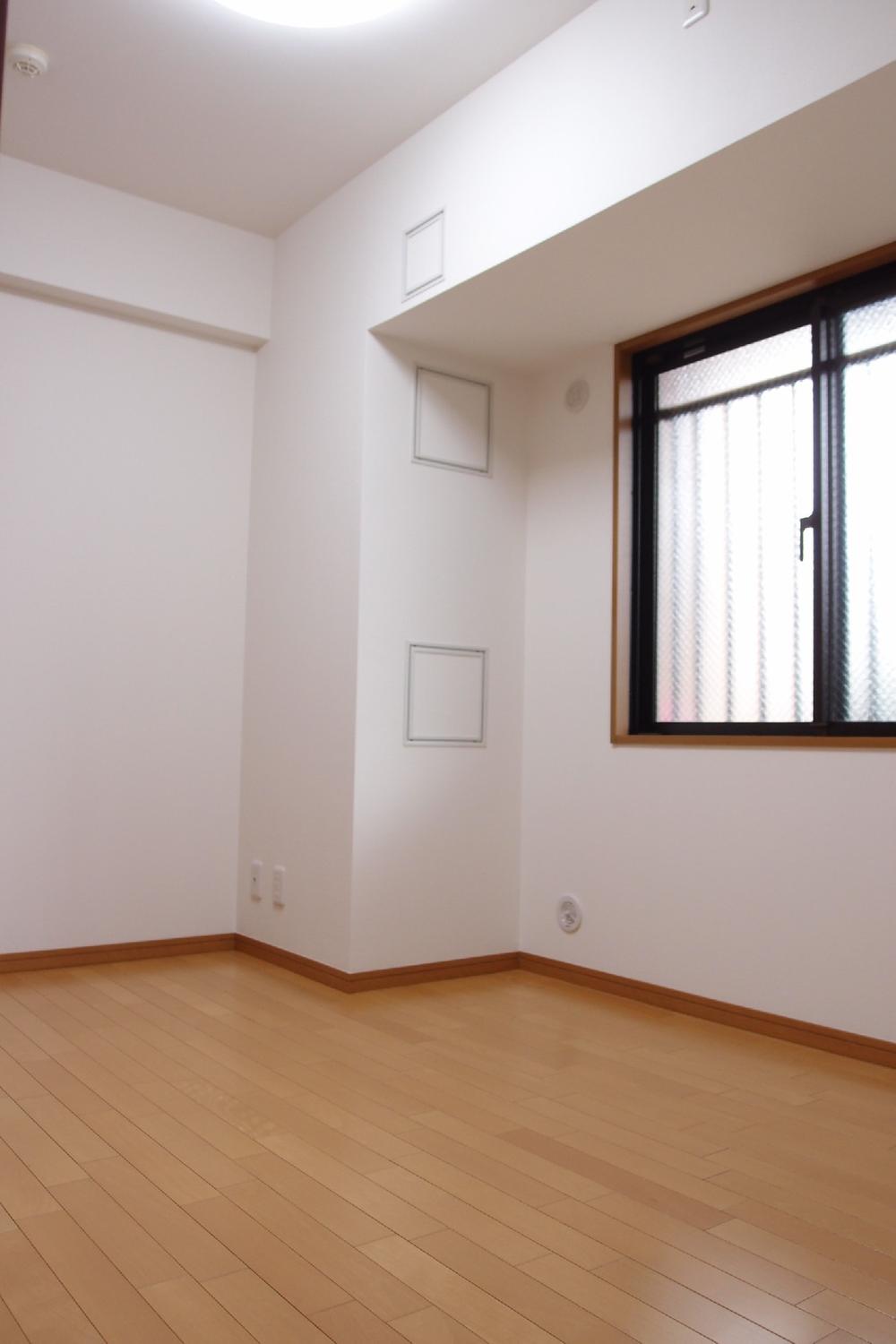 Non-living room. North about 5 tatami Western-style (January 2014) Shooting