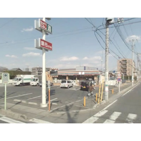 Convenience store. Seven-Eleven Urawa Utsutani 4-chome up (convenience store) 244m
