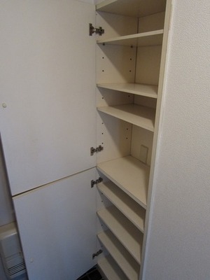 Entrance. Since the shoebox is the height of shelves can be changed boots, etc. also housed ◎