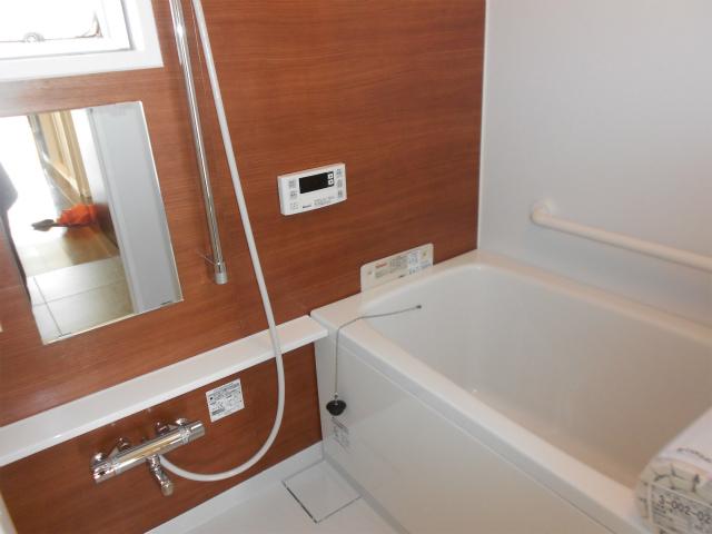 Bathroom. Bathroom With Reheating function (January 2014) Shooting