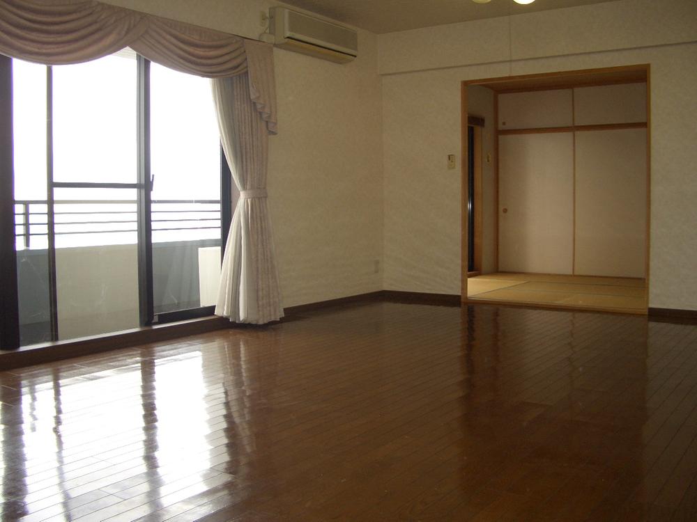 Living. LD (12 May 2013) Shooting