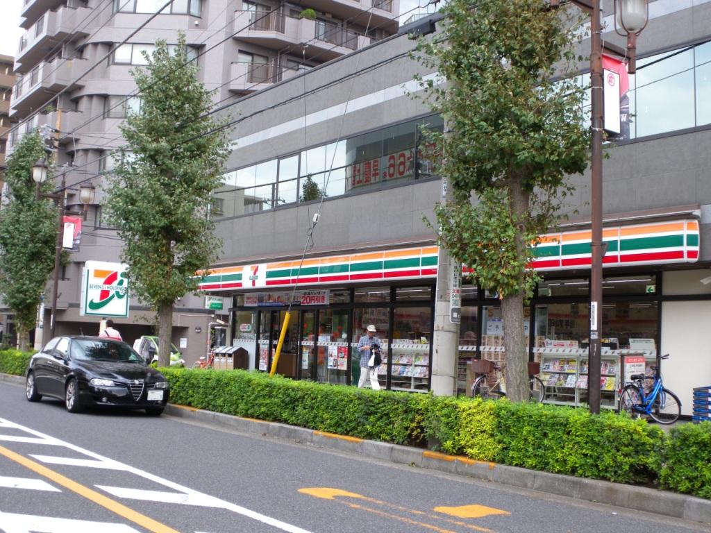 Convenience store. Seven-Eleven Minami Urawa culture dori up (convenience store) 569m