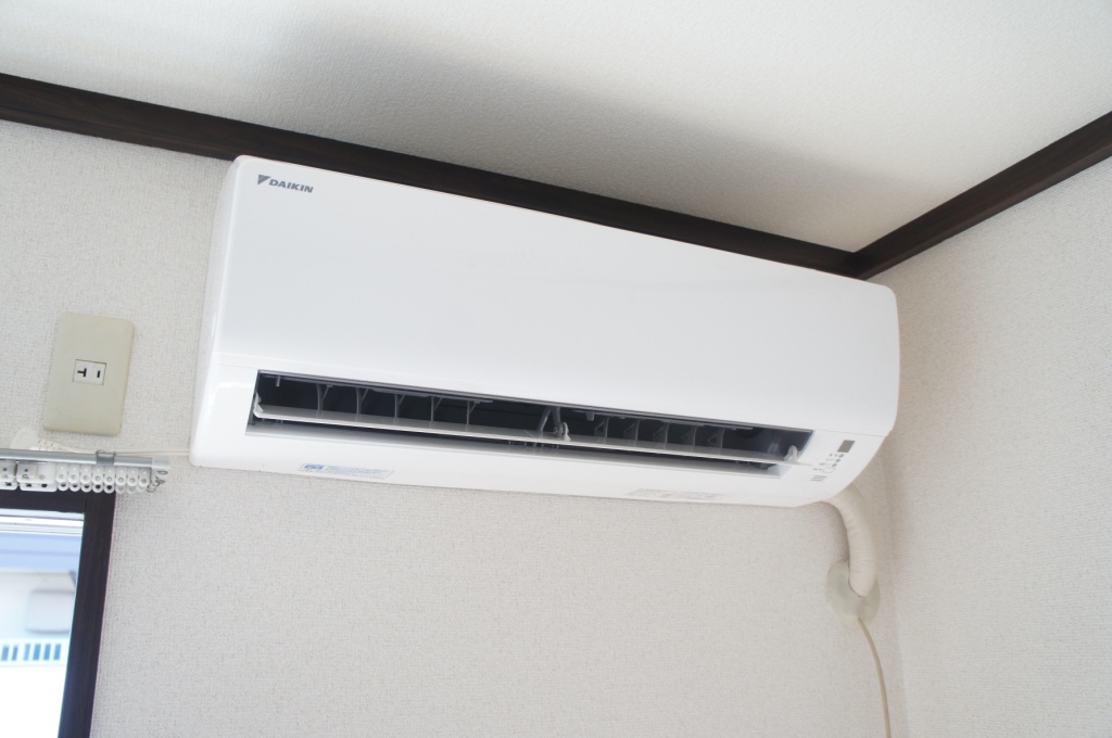 Other Equipment. Air conditioning is equipped with 1 groups