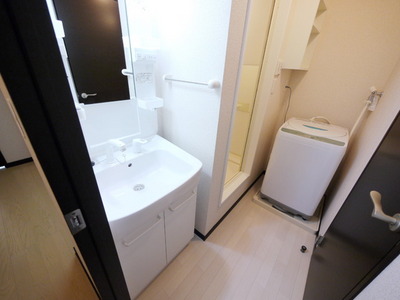 Washroom. Undressing house ・ Independent wash basin ・ Washing machine