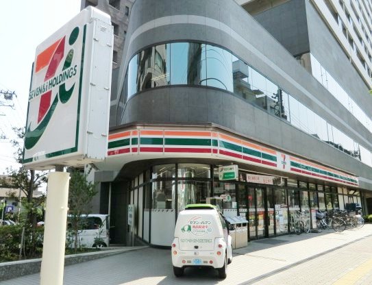 Convenience store. Seven-Eleven Minami Urawa Cultural Street store (convenience store) to 200m