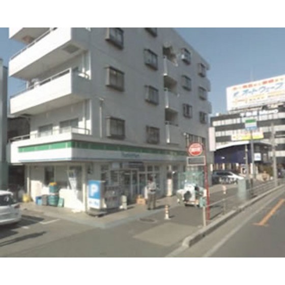 Convenience store. FamilyMart Urawa Shirahata store up (convenience store) 127m