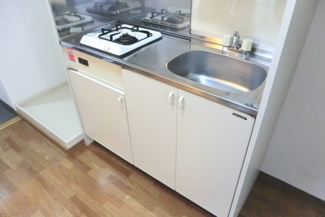 Kitchen.  ☆ It is with gas stove ☆