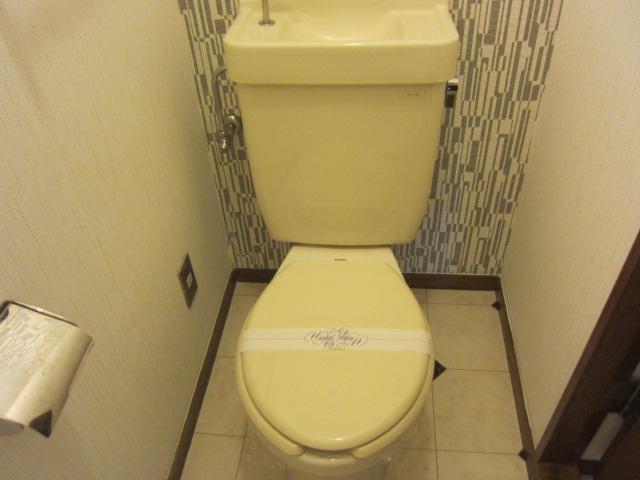 Toilet