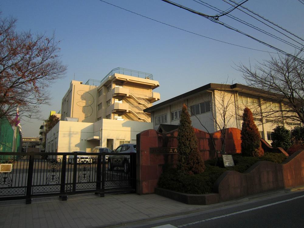 Junior high school. 1263m until the Saitama Municipal Utsutani junior high school