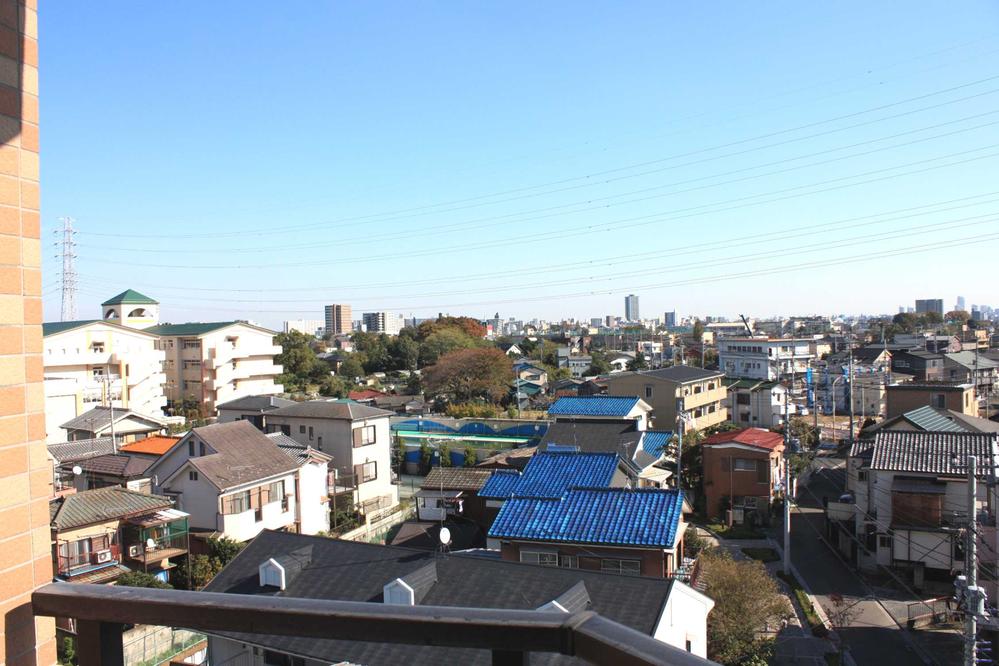 View photos from the dwelling unit. View from the site (November 2013) Shooting