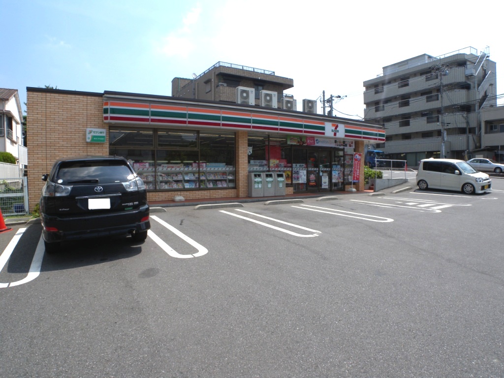 Convenience store. Seven-Eleven Minami Urawa 1-chome to (convenience store) 20m