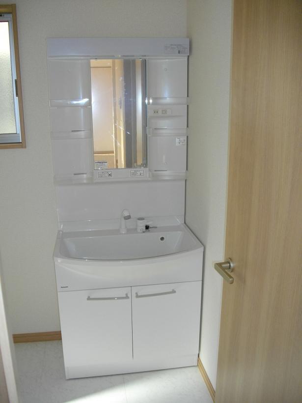 Wash basin, toilet. Vanity with same specifications Photos shower