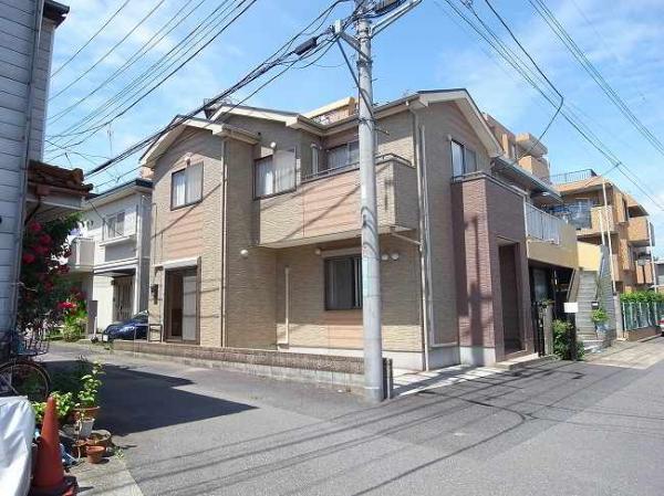 Local appearance photo. Southeast ・ Northeast corner lot.