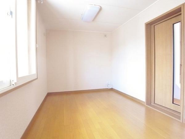 Non-living room. Soundproof room 6 Pledge