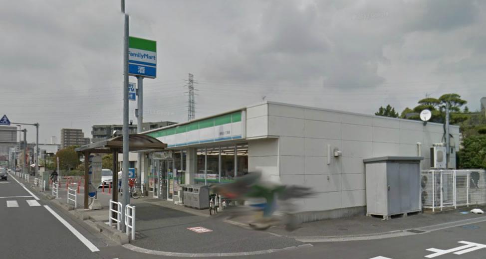 Convenience store. 298m to FamilyMart Urawa Tsuji chome shop