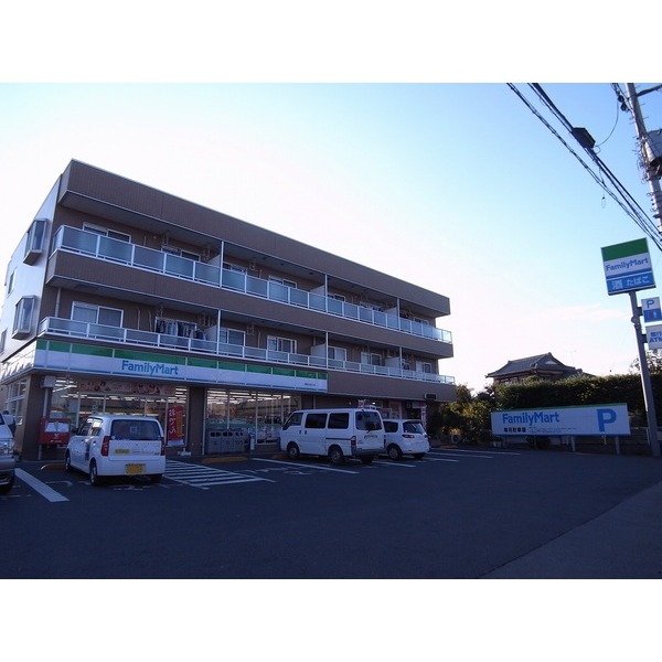 Convenience store. FamilyMart Saitama Oyaguchi store up (convenience store) 408m