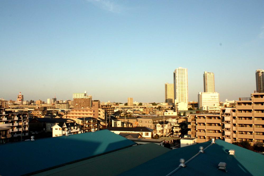 View photos from the dwelling unit. View from the site (November 2013) Shooting