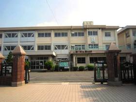 Primary school. 1000m to the west Urawa elementary school (elementary school)