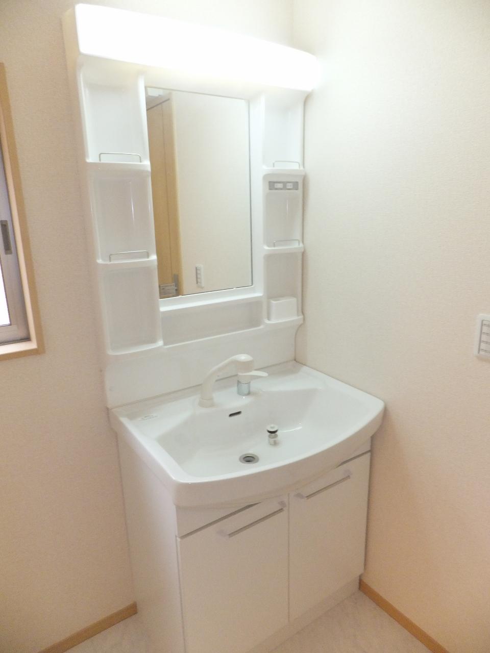 Wash basin, toilet. Vanity with excellent storage capacity and functionality! 
