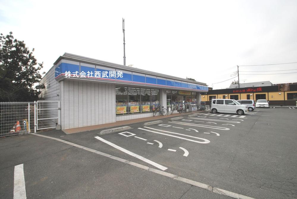 Convenience store. 400m to Lawson