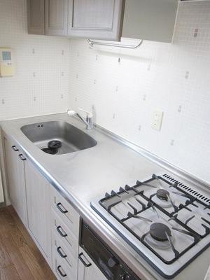 Kitchen. 2 lot gas stoves ・ The width of the dishes dated grill spreads! !