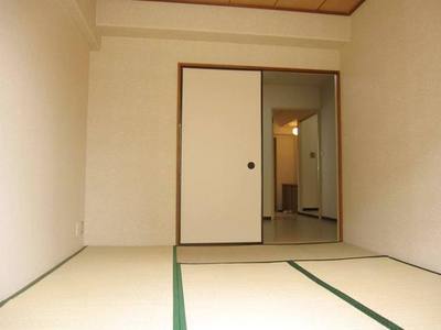 Living and room. Japanese-style room 6 quires