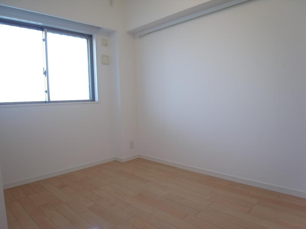 Non-living room. Indoor (10 May 2013) Shooting