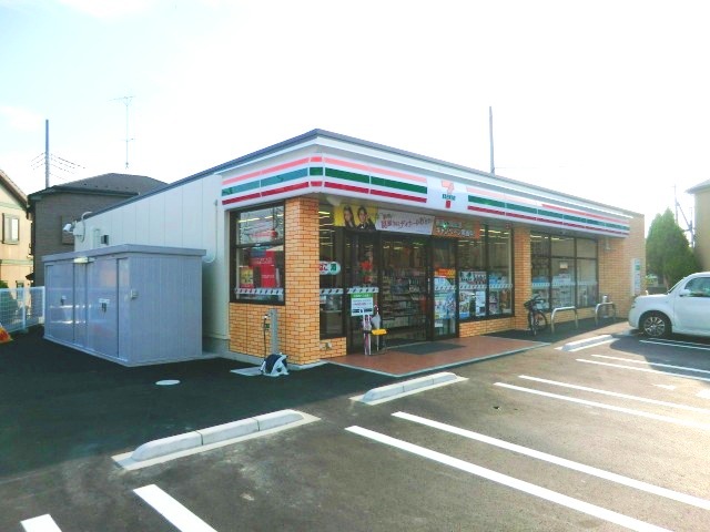 Convenience store. 300m to Seven-Eleven Saitama Oyaba store (convenience store)
