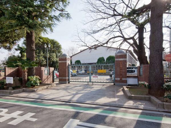 Primary school. 200m Saitama Municipal Minami Urawa elementary school to elementary school