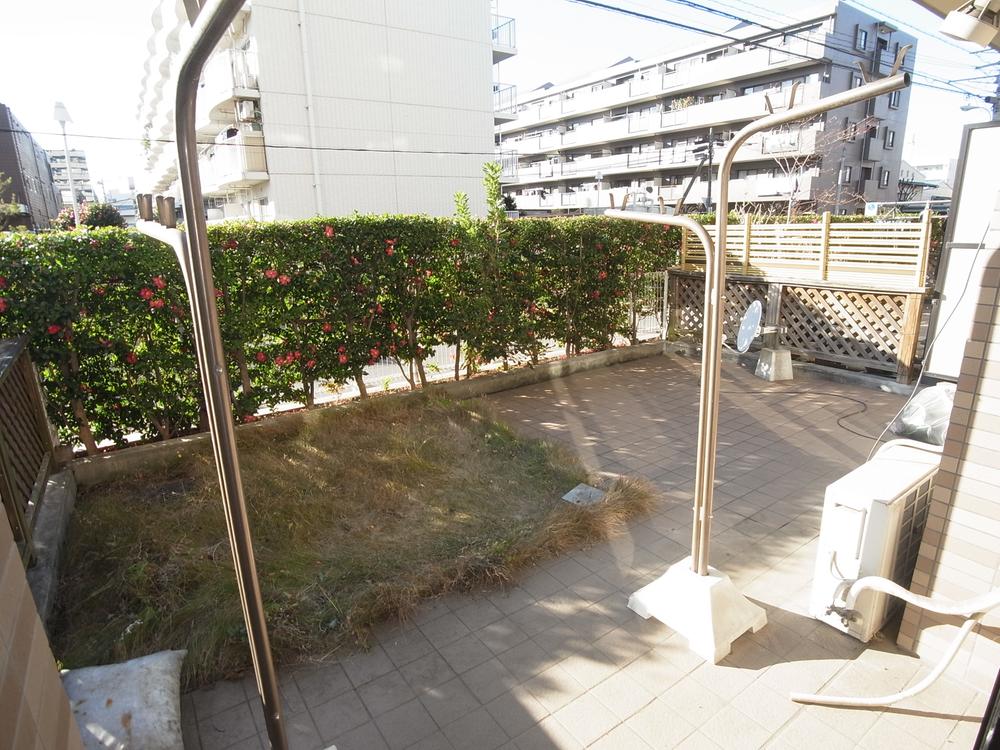 View photos from the dwelling unit. View from local ・ Private garden (12 May 2013) Shooting