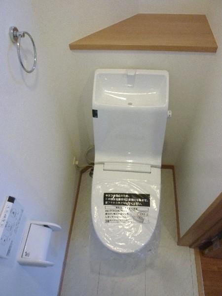 Toilet. Washlet is of course standard equipment! 