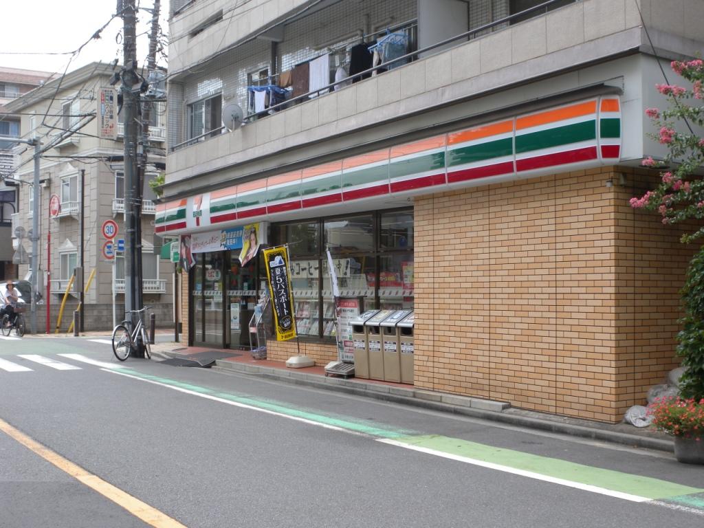 Convenience store. Seven-Eleven Minami Urawa 3-chome up (convenience store) 326m
