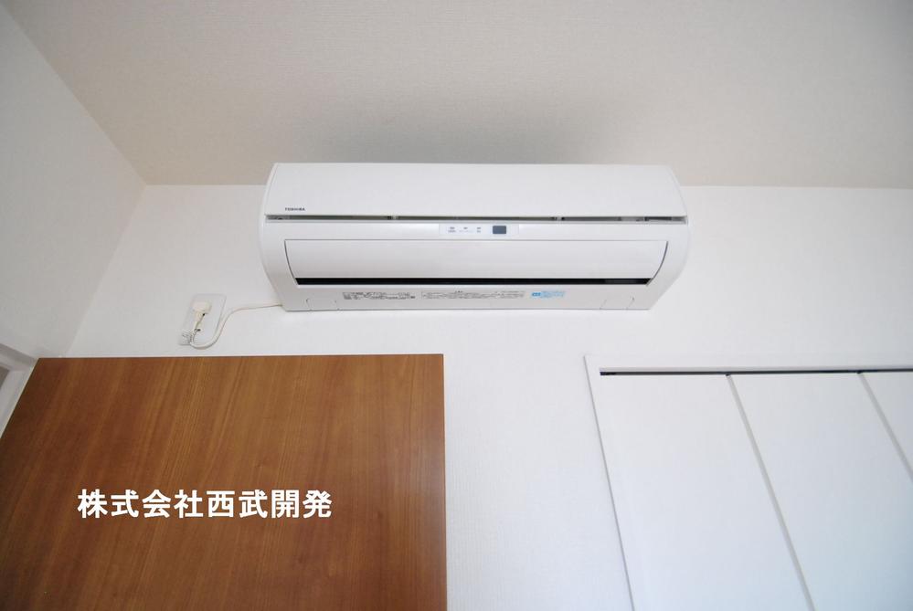 Cooling and heating ・ Air conditioning. The living room of the two rooms are air-Installed.