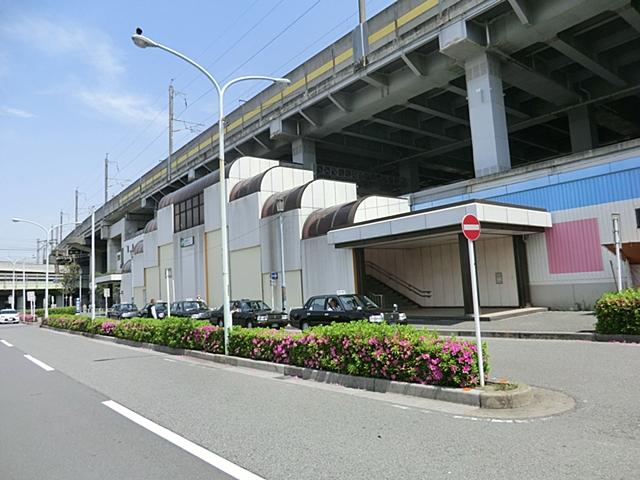 station. JR in the 800m to Urawa Station