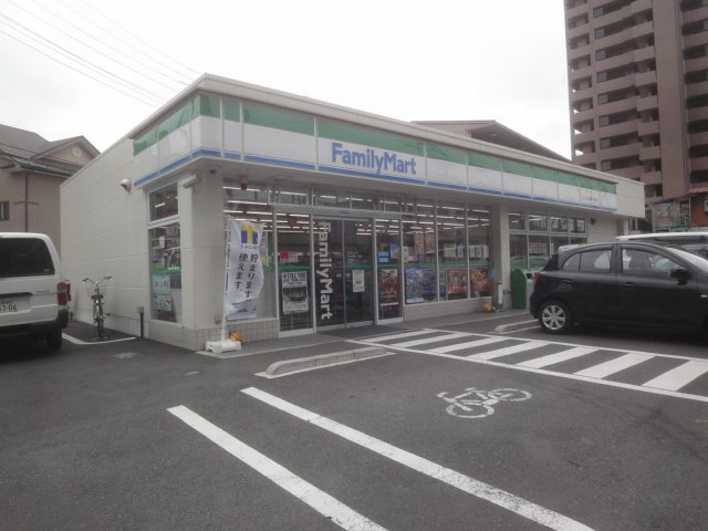 Convenience store. FamilyMart Saitama Bessho 5-chome up (convenience store) 54m