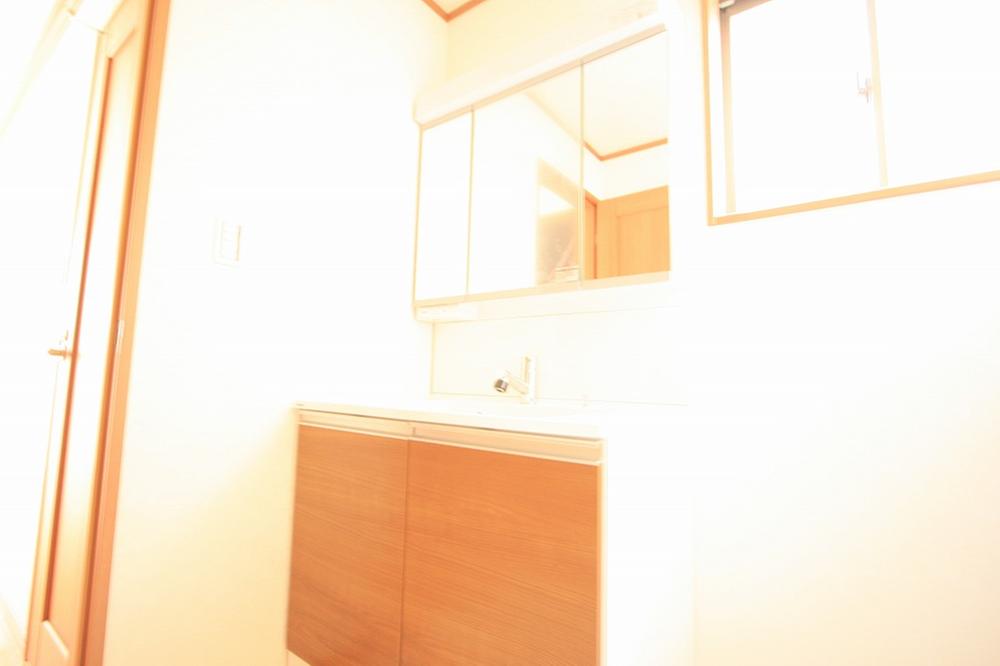 Bathroom. Indoor (11 May 2013) Shooting