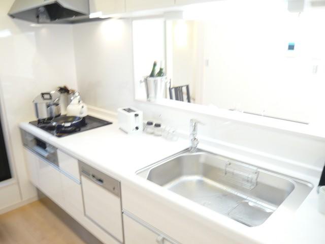 Same specifications photo (kitchen). With dishwasher, Is the kitchen with water purifier. 