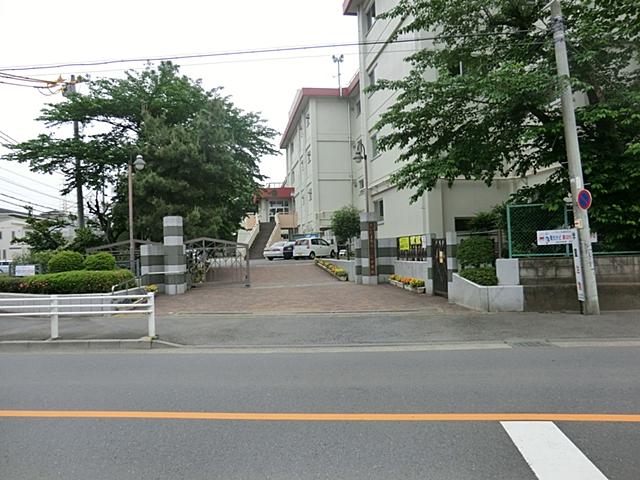 Primary school. 480m until the Saitama Municipal Buzo Elementary School
