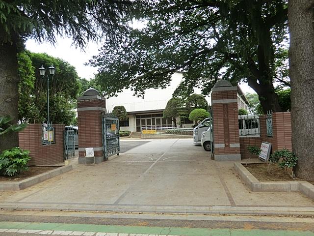 Primary school. 369m until the Saitama Municipal Minami Urawa Elementary School